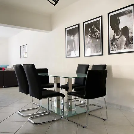 Maisonnete Lilian Semesterbostad *